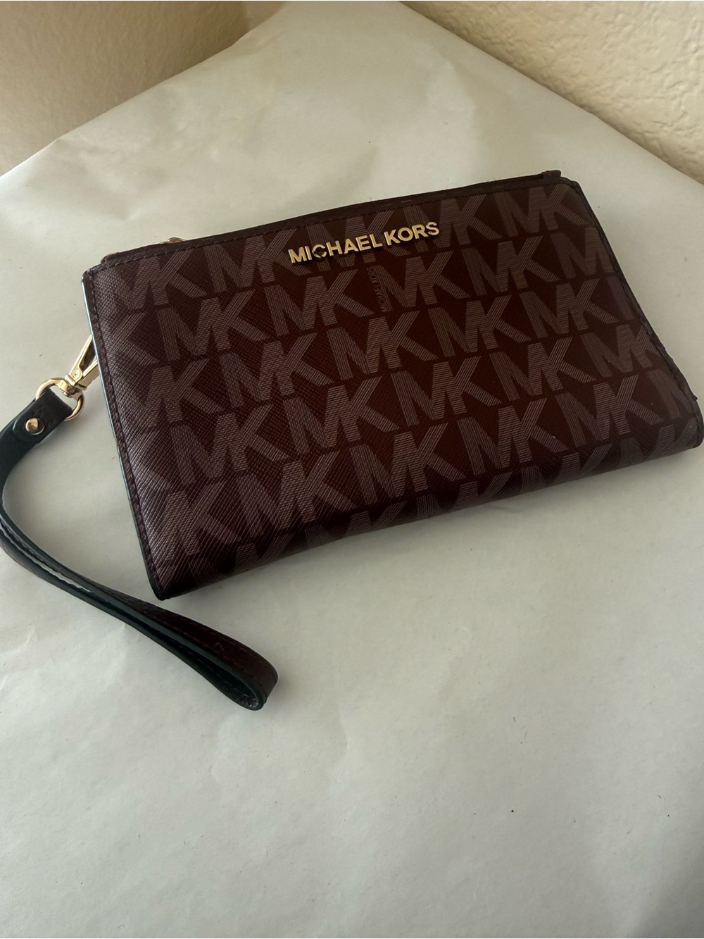 Michael Kors Wristlet Phone Wallet Burgundy